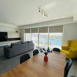 Seaview Apartment- Valletta Views - 8, 49 Tigne Point Mansions Sliema