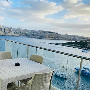 Seaview & Seafront- 9, 49 Tigne Point Mansions Sliema