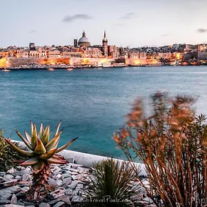 Exceptional 3-bedroom Apartment, - Tigne Point! Sliema